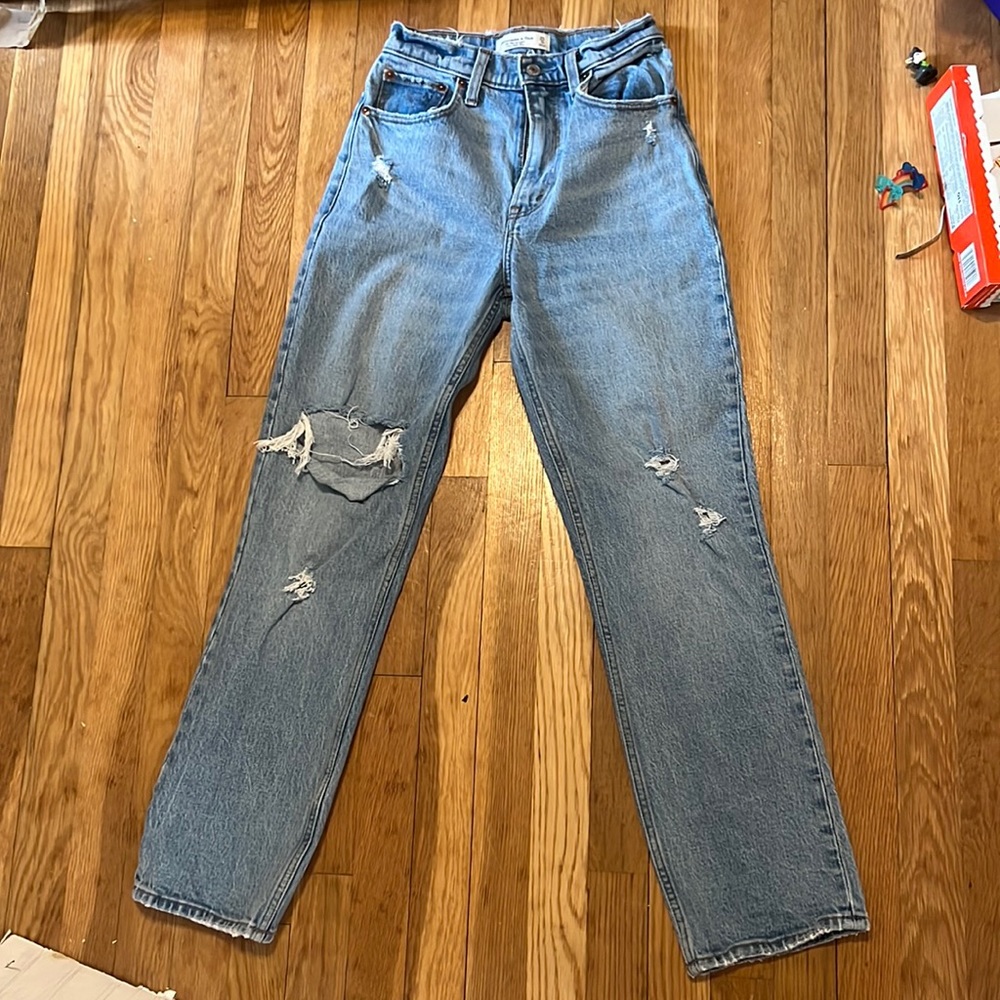 NWOT Abercrombie The 90’s straight Ultra High Rise Curve Love